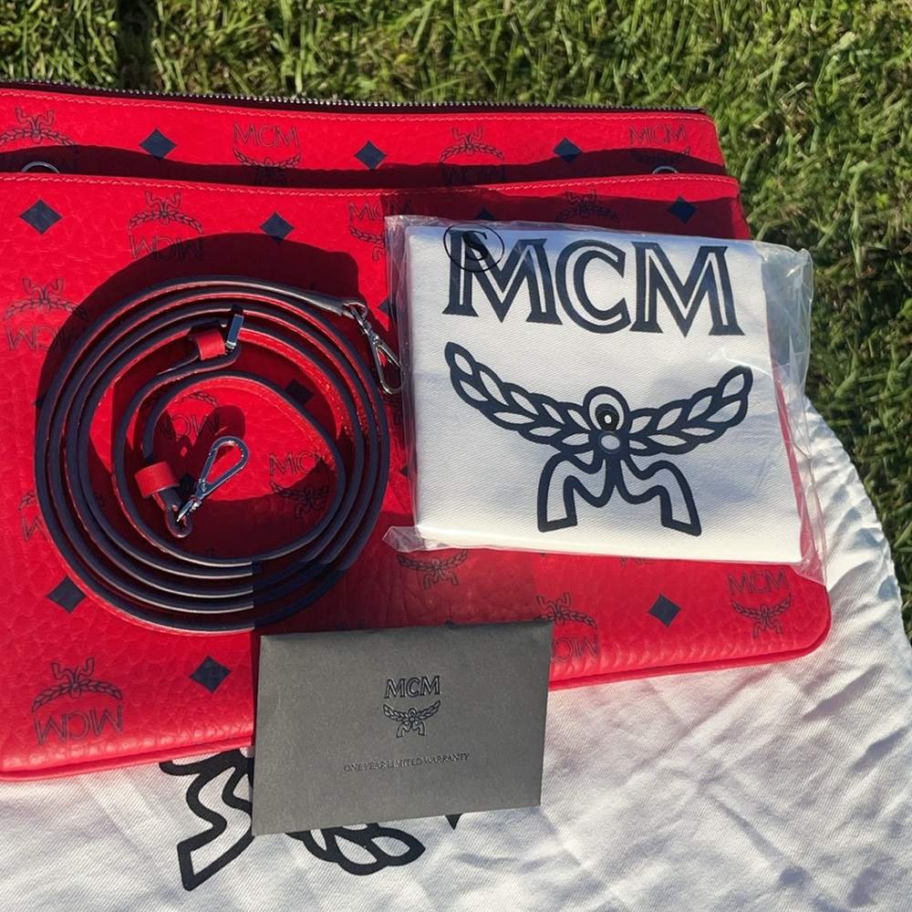 MCM PURSE - Picture 3 of 9